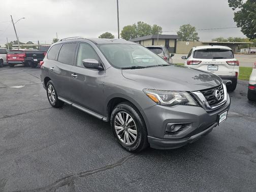 2018 Nissan Pathfinder SV