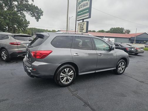 2018 Nissan Pathfinder SV