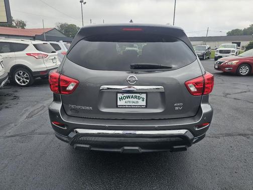 2018 Nissan Pathfinder SV