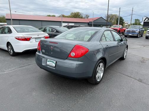 Gray 2009 Pontiac G6 SE