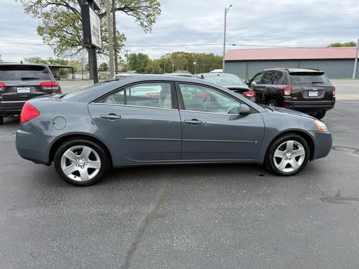 Gray 2009 Pontiac G6 SE
