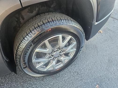 2021 GMC Acadia SLT-1