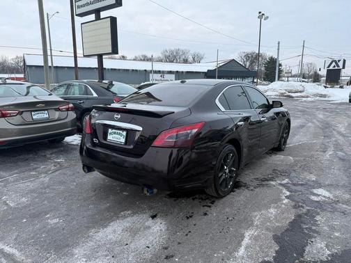 2010 Nissan Maxima SV