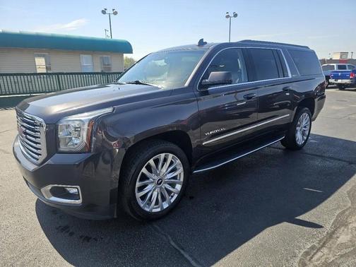 Gray 2017 GMC Yukon XL SLT