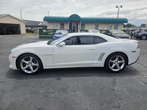 White 2014 Chevrolet Camaro 2SS