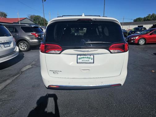 2018 Chrysler Pacifica Touring-L Plus