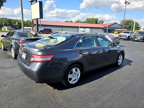 2010 Toyota Camry LE