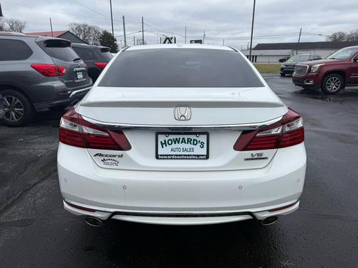 2017 Honda Accord Touring V6 Sedan 6-Spd AT