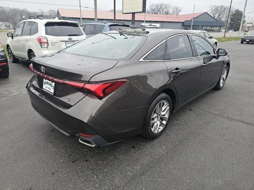 Brown 2019 Toyota Avalon XLE