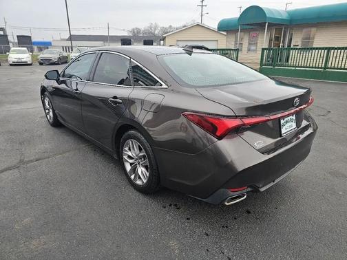 Brown 2019 Toyota Avalon XLE
