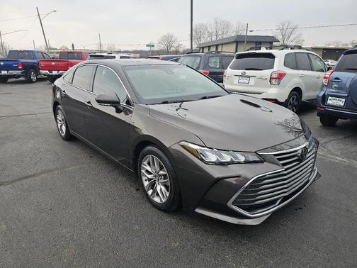 Brown 2019 Toyota Avalon XLE