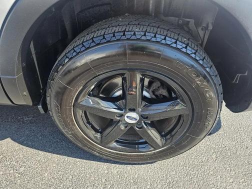Silver 2018 Ford Explorer Base