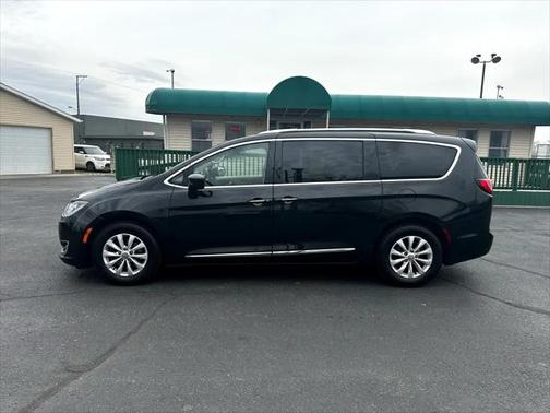 2018 Chrysler Pacifica Touring-L Plus