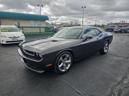 Gray 2014 Dodge Challenger SXT