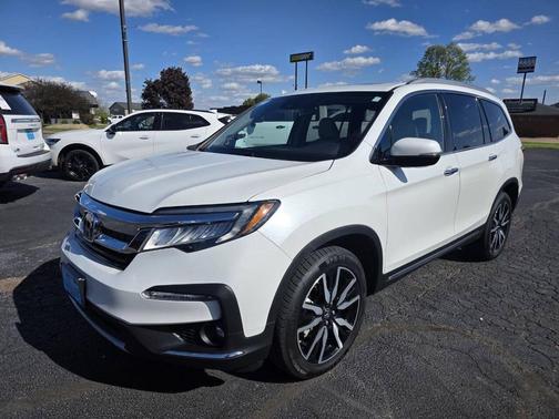 Platinum White Pearl 2022 Honda Pilot Touring 8-Passenger