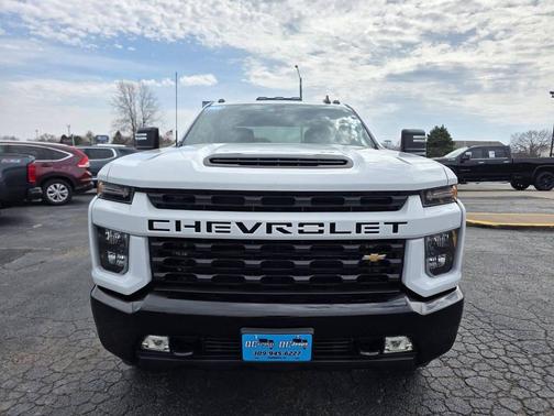 Summit White 2023 Chevrolet Silverado 2500 Custom