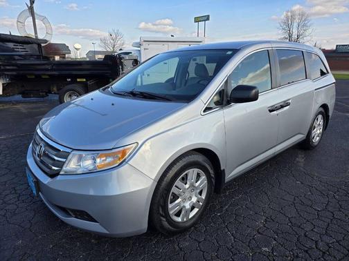 Alabaster Silver Metallic 2013 Honda Odyssey LX