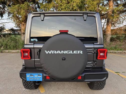 2025 Jeep Wrangler 4-Door Sahara 4x4