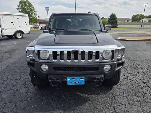 Black 2009 Hummer H3 Base