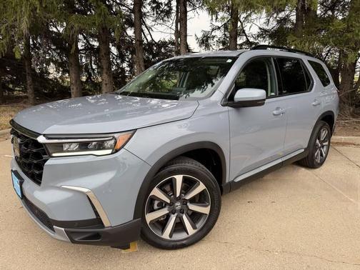 2025 Honda Pilot Touring 8-Passenger