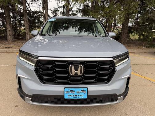 2025 Honda Pilot Touring 8-Passenger