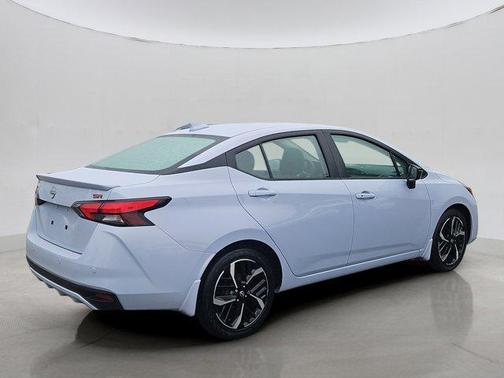 2024 Nissan Versa 1.6 SR