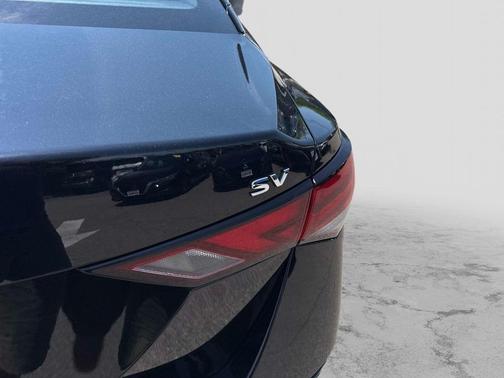 Black 2024 Nissan Sentra SV