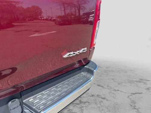 Delmonico Red Pearlcoat 2023 RAM 1500 Big Horn