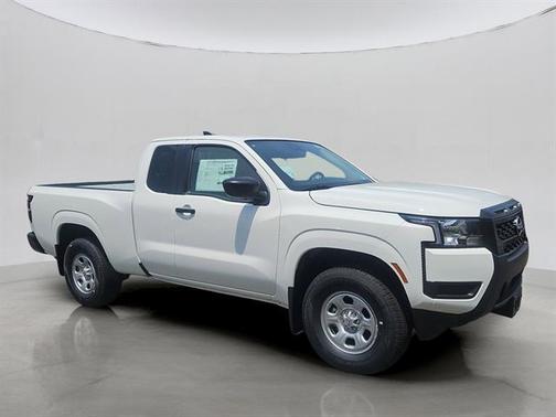 2025 Nissan Frontier S