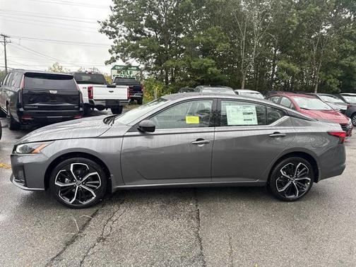 2025 Nissan Altima SR