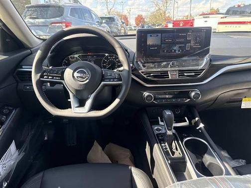 2025 Nissan Altima SR