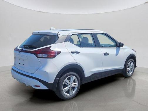 2023 Nissan Kicks S