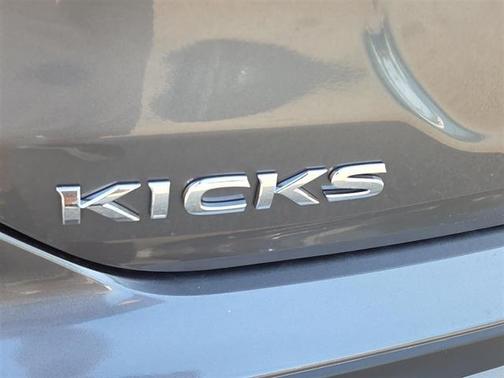 2025 Nissan Kicks Play S