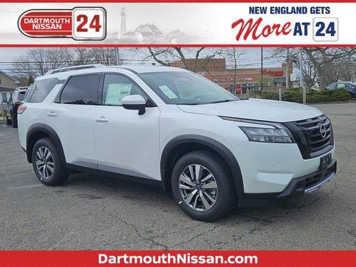 2025 Nissan Pathfinder SL