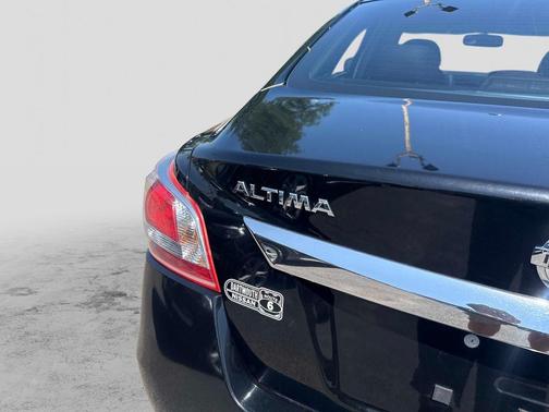 Super Black 2013 Nissan Altima 2.5 SL