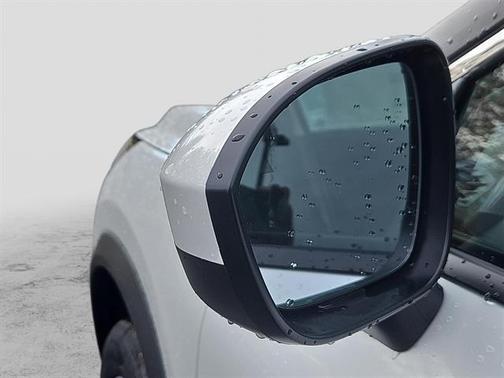 Everest White P 2026 Nissan Rogue SV