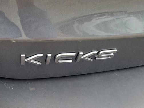 2025 Nissan Kicks S