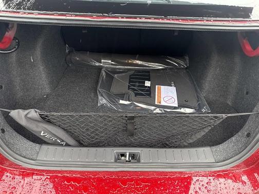 2025 Nissan Versa 1.6 SR