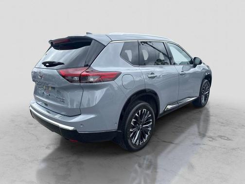 Boulder Gray Metallic 2024 Nissan Rogue Platinum