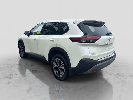 White 2021 Nissan Rogue SV