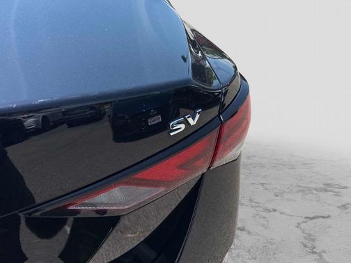 Black 2023 Nissan Sentra SV