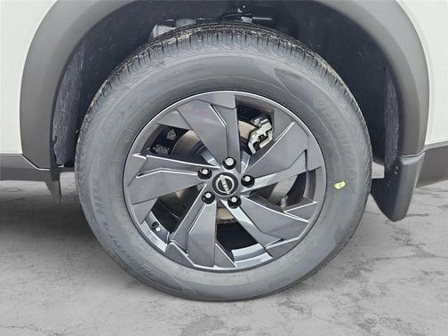 Everest White P 2026 Nissan Rogue SV