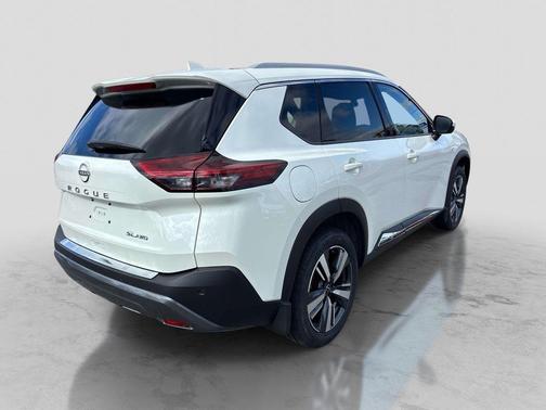 White 2023 Nissan Rogue SL