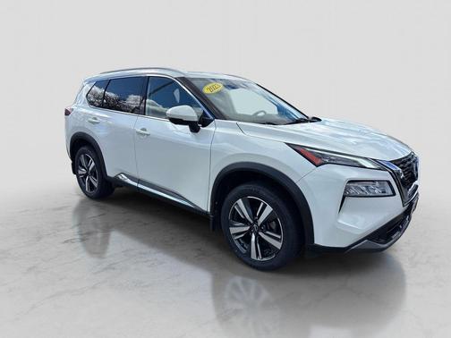 White 2023 Nissan Rogue SL