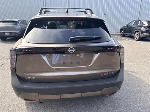 2026 Nissan Kicks SR