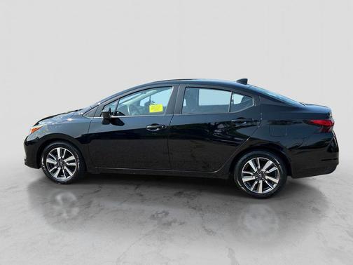 Black 2024 Nissan Versa 1.6 SV