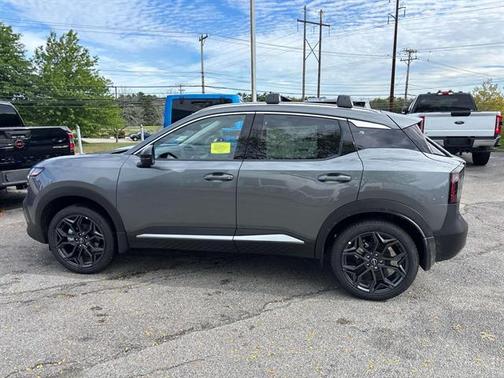 2026 Nissan Kicks SR
