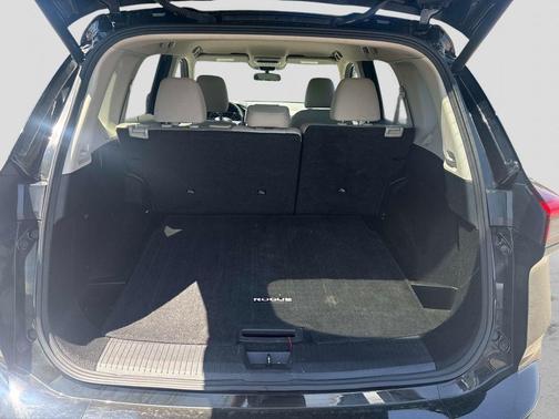 Super Black 2025 Nissan Rogue SV