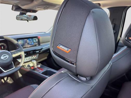 Scarlet Ember T 2026 Nissan Kicks SR