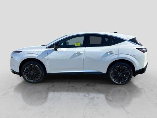 Everest White P 2026 Nissan Murano Platinum